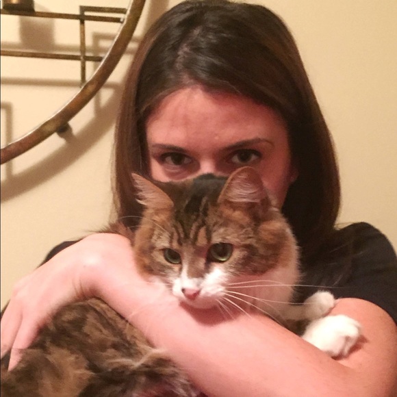 Meet your Posher, Leah - Picture 3 of 3